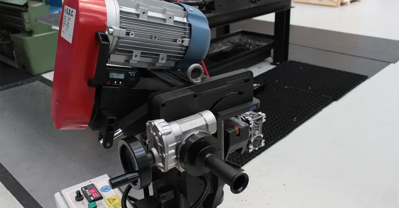 Lavorazione lamiere: scopri la smussalamiere MULTIEDGE 80